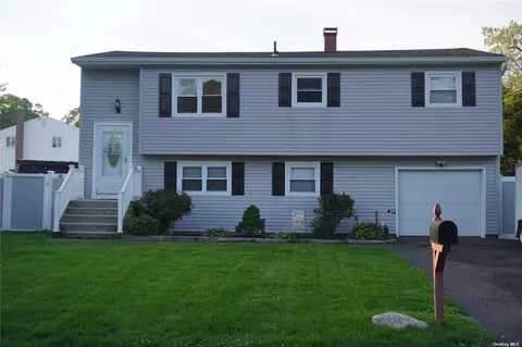 25 Evans St, Patchogue, NY 11772
