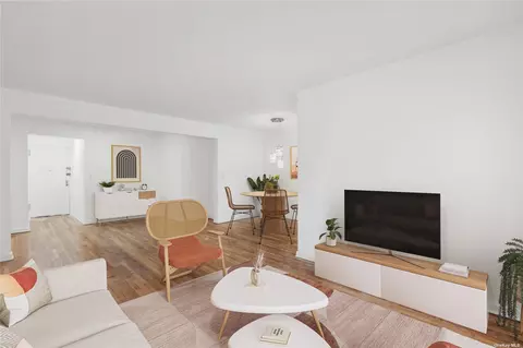 33-44 91 St #5N, Jackson Heights, NY 11372