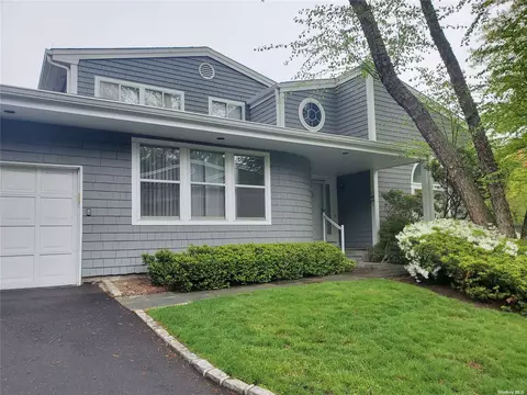 11 Tiffany Cir #11, Manhasset, NY 11030