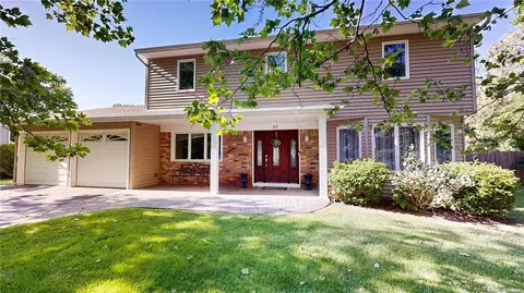 47 Lefferts Ave, East Northport, NY 11731