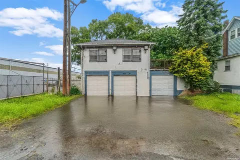 14-14 Beach 12th St, Far Rockaway, NY 11691