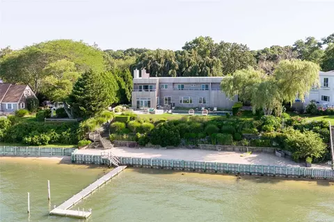 1415 N Parish Dr, Southold, NY 11971