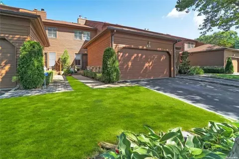 34 Hunt Ct #-, Jericho, NY 11753