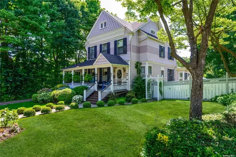 2 Platt Pl, Huntington, NY 11743