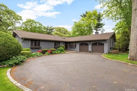 79 Summit Dr, Huntington, NY 11743