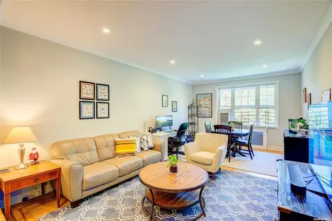 77-14 113th St #4M, Forest Hills, NY 11375