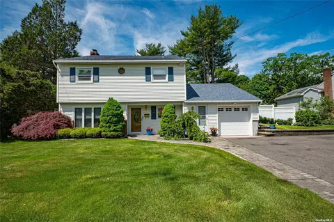 453 Atlantic St, East Northport, NY 11731
