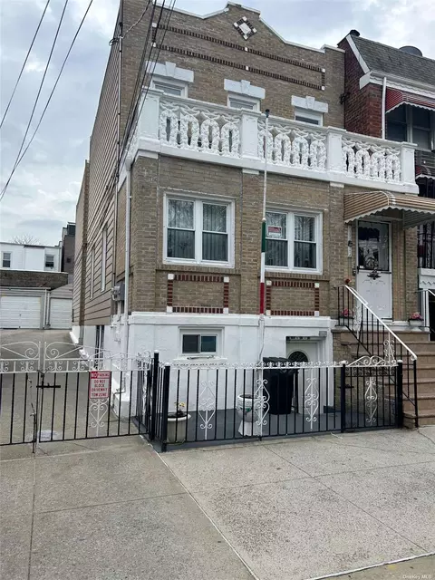 104-62 48th Ave, Corona, NY 11368