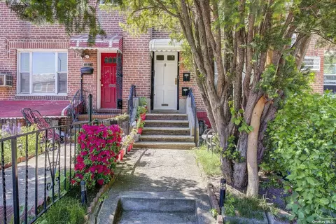 20-28 26th St, Astoria, NY 11105