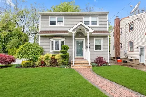 138 Claflin Blvd, Franklin Square, NY 11010