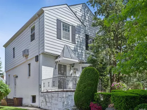 81-53 190th St, Jamaica Estates, NY 11432