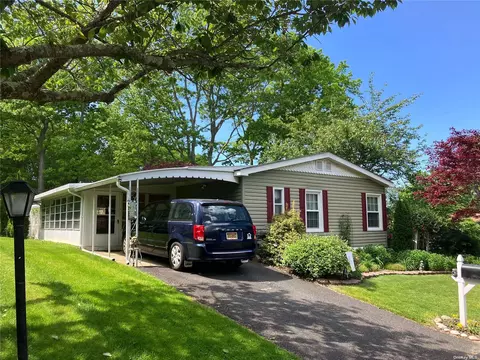 52592 Riverleigh, Riverhead, NY 11901