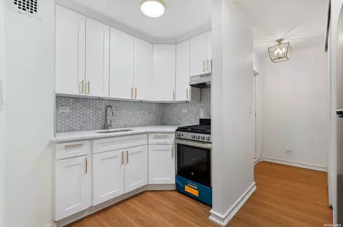 164-20 Highland Ave #6J, Jamaica, NY 11432