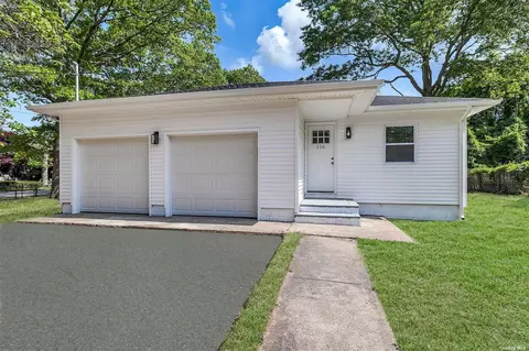 116 Fulton Ave, Mastic, NY 11950