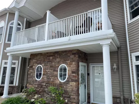 44 Jacqueline Way #44, North Babylon, NY 11703