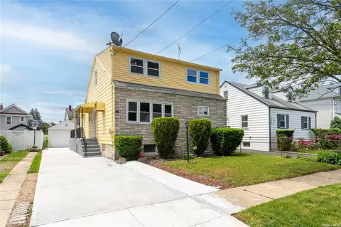 521 N 7th St, New Hyde Park, NY 11040