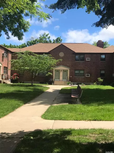 57-49 244th St #1, Douglaston, NY 11362