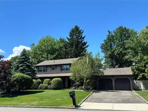 12 Royal Way, Shoreham, NY 11786