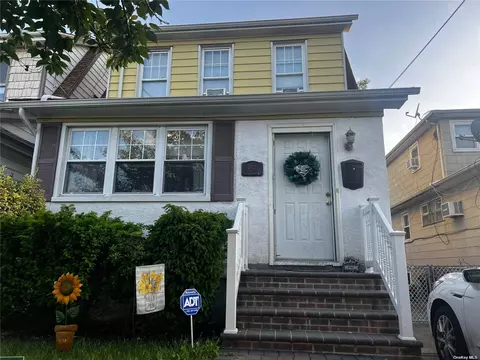 957 N 6th St, New Hyde Park, NY 11040