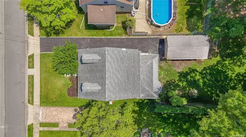 324 W Jamaica Ave, Valley Stream, NY 11580