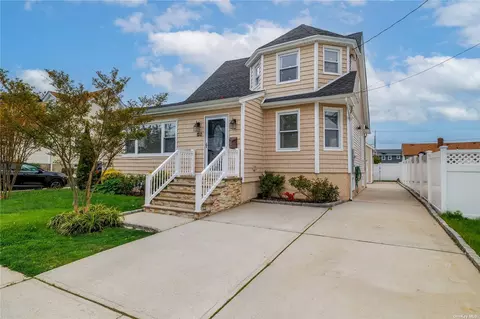 120 Nassau Ave, Freeport, NY 11520