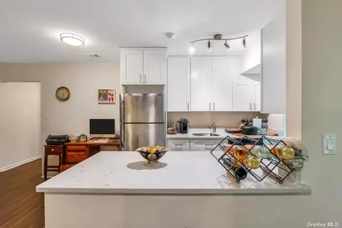 20 Fargo Ct #20, Coram, NY 11727