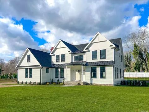 427 S Jamesport Ave, Jamesport, NY 11947