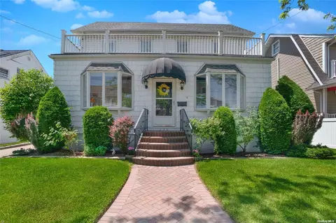 235 Beach 130th St, Belle Harbor, NY 11694