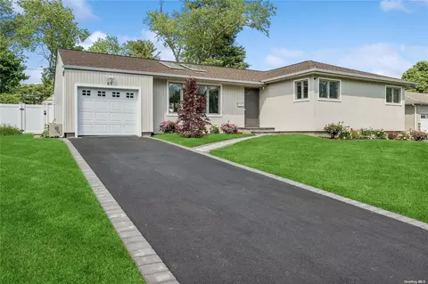 27 Ivy Dr, Jericho, NY 11753
