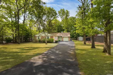158 Moriches Middle Island Rd, Shirley, NY 11967