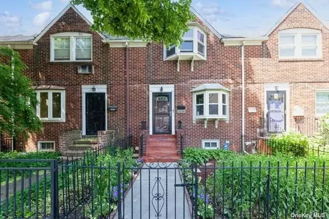 32-36 53rd Pl, Woodside, NY 11377