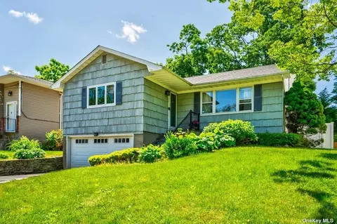 7 Wilafra Pl, Northport, NY 11768