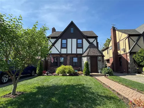 166-44 24th Ave, Whitestone, NY 11357