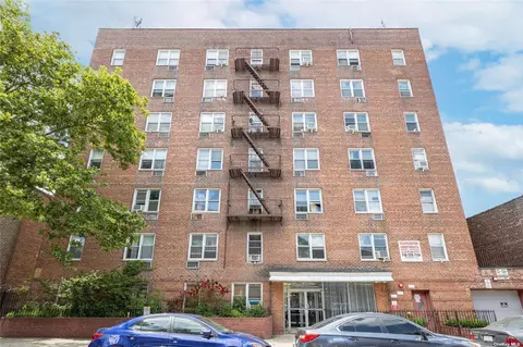 4810 45th St #4A, Woodside, NY 11377