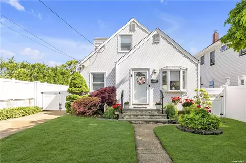 2553 Haff Ave, North Bellmore, NY 11710