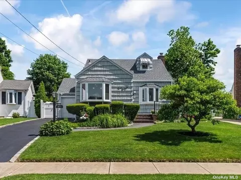 311 Lorraine St, North Bellmore, NY 11710