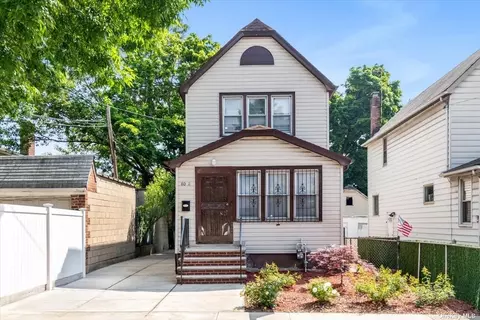 80-11 166th St, Jamaica, NY 11432