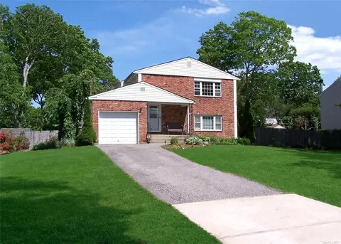 105 Midland Blvd, Ronkonkoma, NY 11779