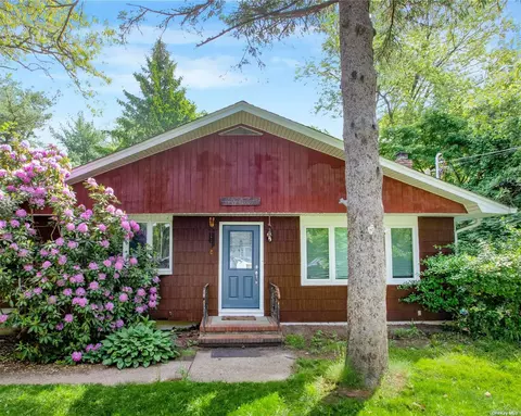 15 East St, Middle Island, NY 11953