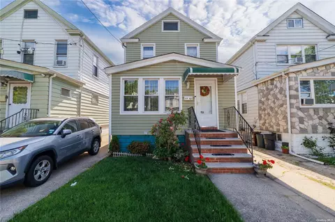 77-42 160th St, Fresh Meadows, NY 11366
