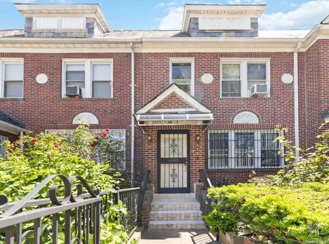 34-29 72nd St, Jackson Heights, NY 11372