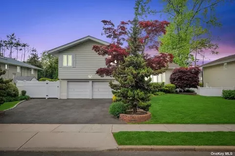 151 Maytime Dr, Jericho, NY 11753
