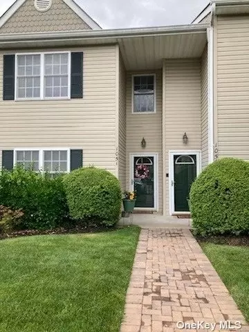 1051 Savoy Dr #1051, Melville, NY 11747