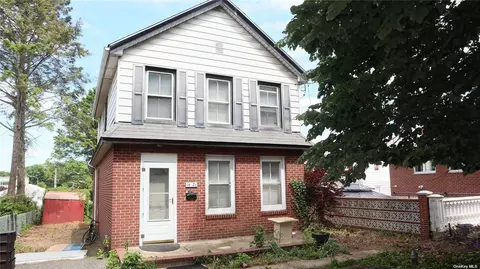 14-21 147 St, Whitestone, NY 11357