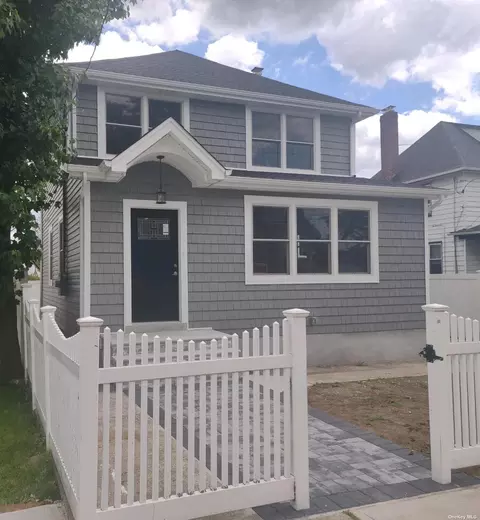 70 Holland Ave, Elmont, NY 11003