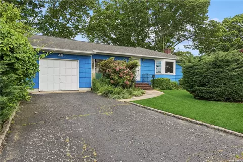 48 Bond St, West Babylon, NY 11704