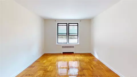 147-37 Roosevelt Ave #1E, Flushing, NY 11354