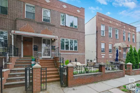23-61 Crescent St, Astoria, NY 11105