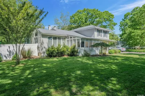 14 Bogota Rd, Mastic Beach, NY 11951