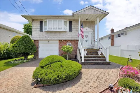 6 Cedar St, Massapequa, NY 11758